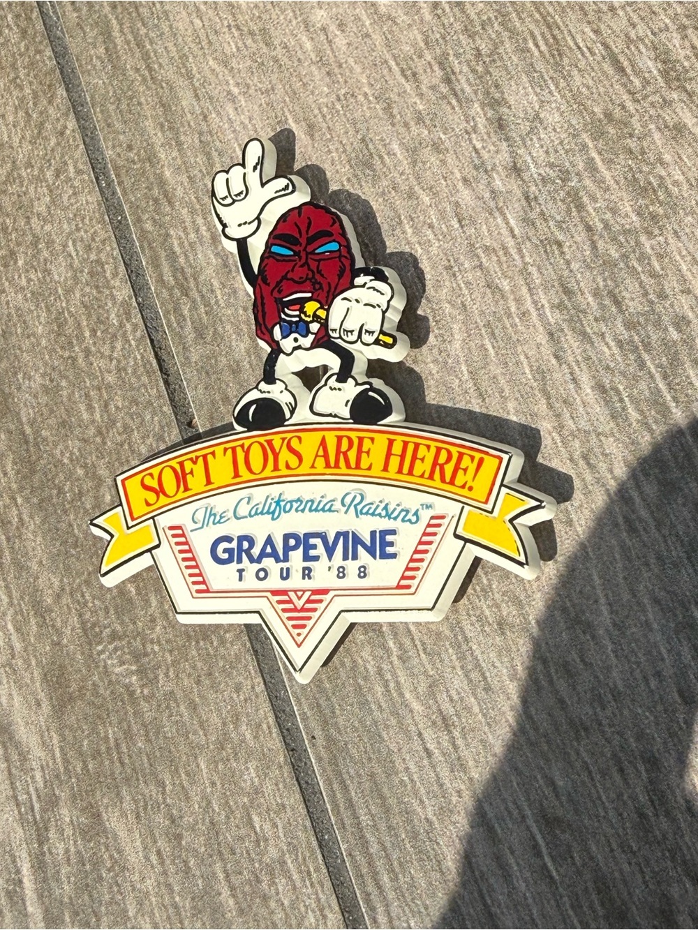 Vintage Grapevine Tour '88 California Raisins Made For Hardee's Brooch